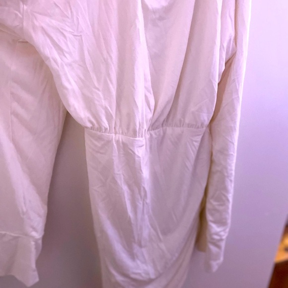 Elegant backless White Draped Dress - Picture 9 of 14